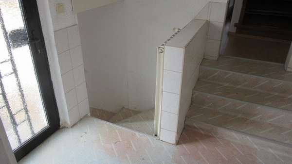 Diele / Zugang Keller Diele / Zugang Keller - Doppelhaushälfte in 06116 Halle mit 90m² kaufen