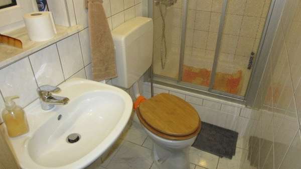 Bad / Dusche Erdgeschoss - Doppelhaushälfte in 06132 Halle mit 120m² kaufen