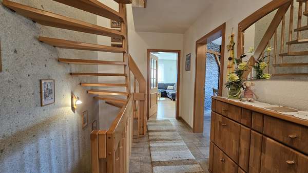 Flur im EG - Erdgeschosswohnung in 06120 Halle mit 100m² kaufen