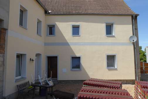 Hofansicht (Hintereingang) - Mehrfamilienhaus in 06246 Bad Lauchstädt mit 215m² als Kapitalanlage kaufen