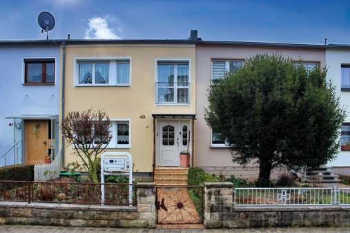 Vorderansicht - Reihenmittelhaus in 06231 Bad Dürrenberg mit 100m² kaufen