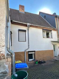 Hofansicht - Einfamilienhaus in 06193 Wettin-Löbejün mit 117m² kaufen