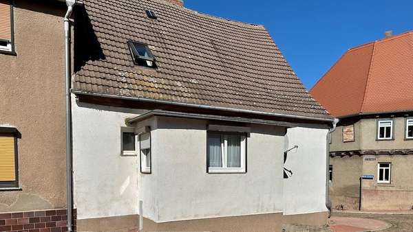 Straßenansicht Südseite - Einfamilienhaus in 06193 Wettin-Löbejün mit 117m² kaufen