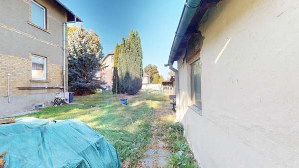Bereich hinter dem Haus - Doppelhaushälfte in 06217 Merseburg mit 148m² kaufen