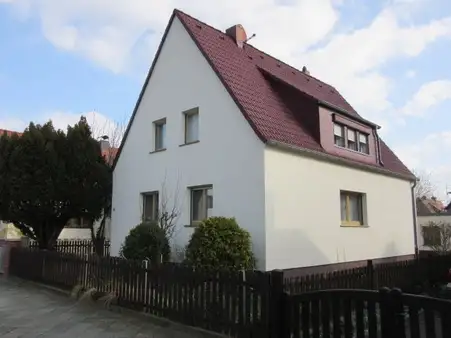 Großzügiges Einfamilienhaus in Bitterfeld