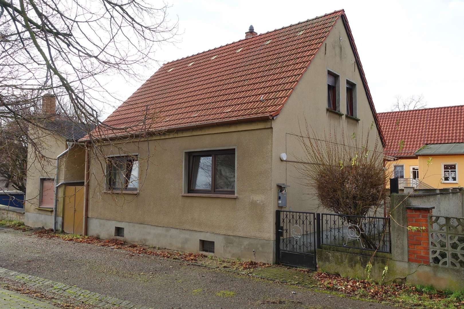 Wohnhaus - Straßenansicht - Einfamilienhaus in 06268 Nemsdorf-Göhrendorf mit 120m² kaufen