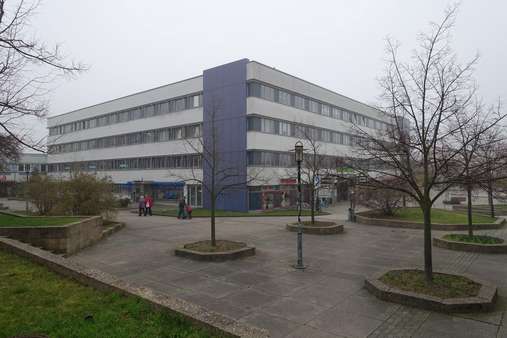 Gesundheitszentrum Silberhöhe - Krankenhaus in 06132 Halle mit 97m² mieten