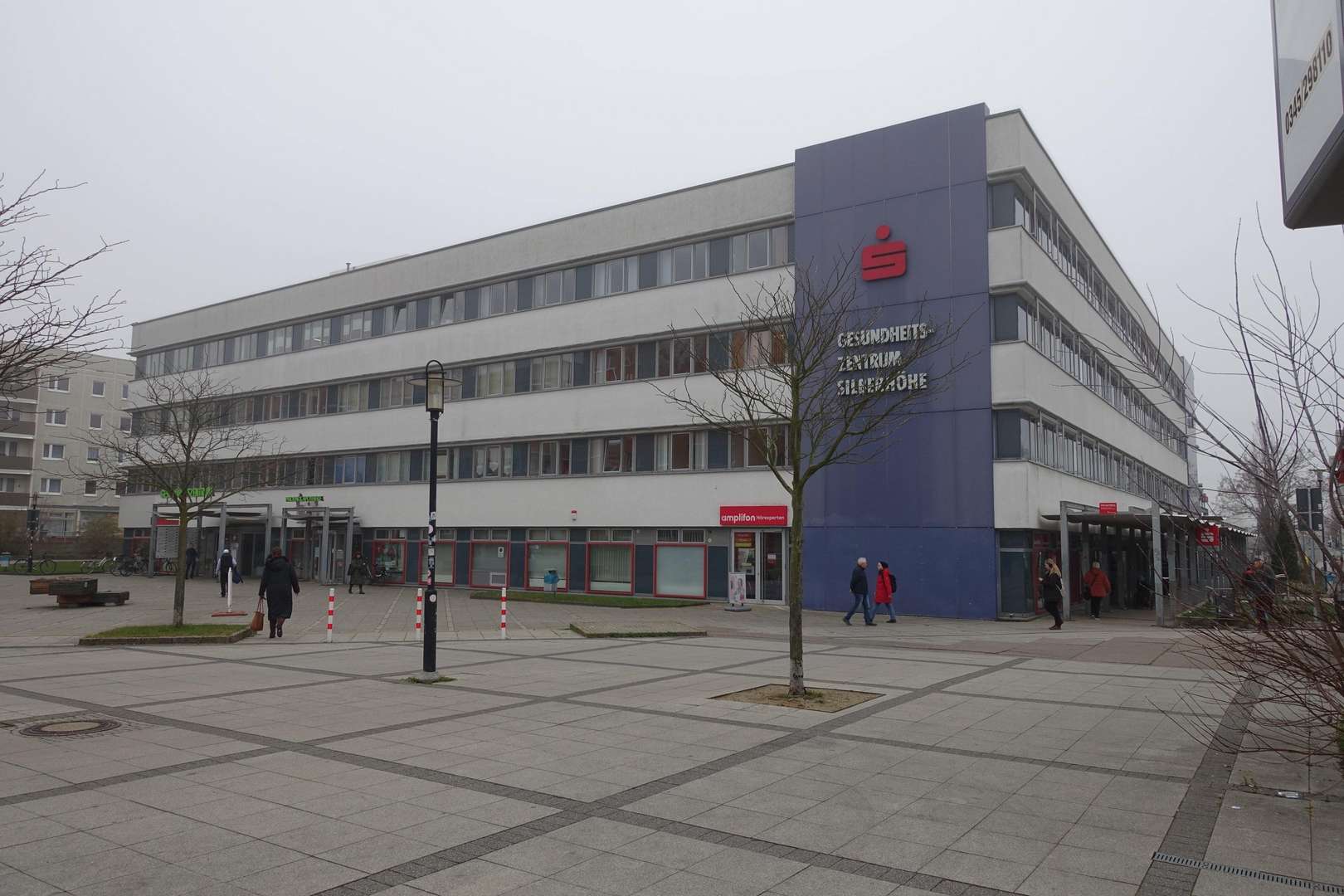 Gesundheitszentrum Silberhöhe - Krankenhaus in 06132 Halle mit 97m² mieten