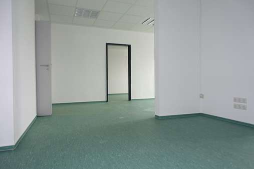 Büro/Praxis - Eingangs-/Warteberich und möglicher Empfang - Krankenhaus in 06132 Halle mit 97m² mieten