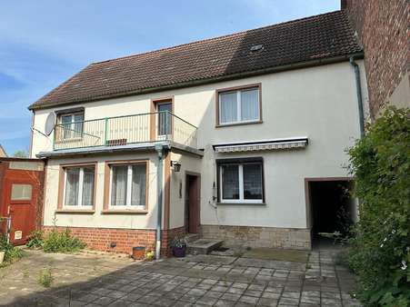Einfamilienhaus - Hofansicht - Einfamilienhaus in 06268 Langeneichstädt mit 140m² kaufen