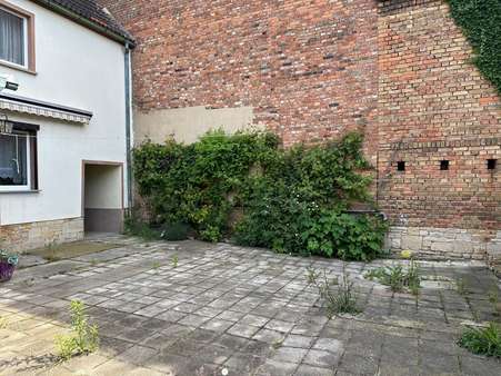 Hof  - Einfamilienhaus in 06268 Langeneichstädt mit 140m² kaufen