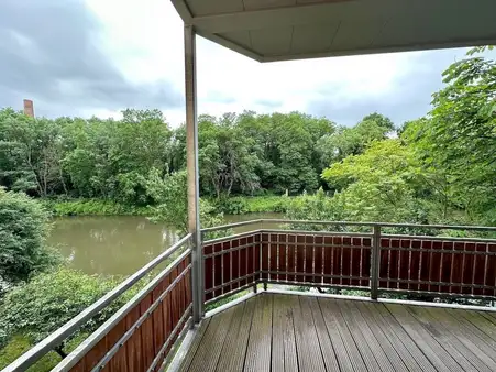 ETW in ruhiger Lage mit Blick ins Grüne und aufs Wasser