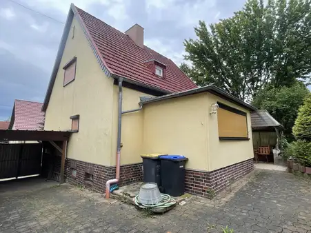 Haus, Garage und Garten!