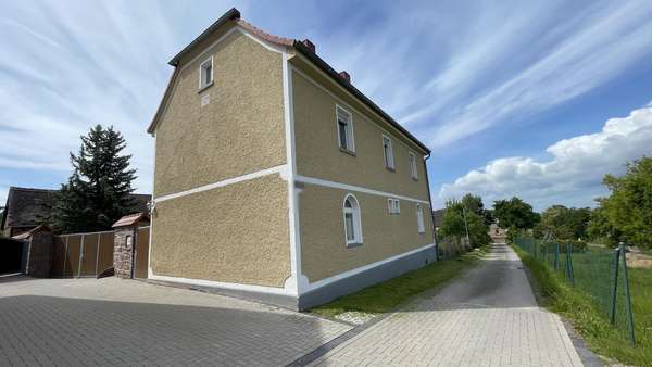 Außenansicht Nordostseite - Einfamilienhaus in 06528 Blankenheim mit 197m² kaufen