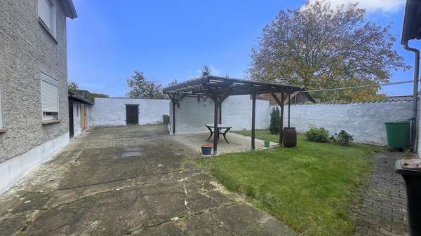 Hof - Einfamilienhaus in 06526 Sangerhausen mit 126m² kaufen