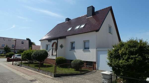 Hausansicht - Einfamilienhaus in 39418 Staßfurt mit 170m² kaufen