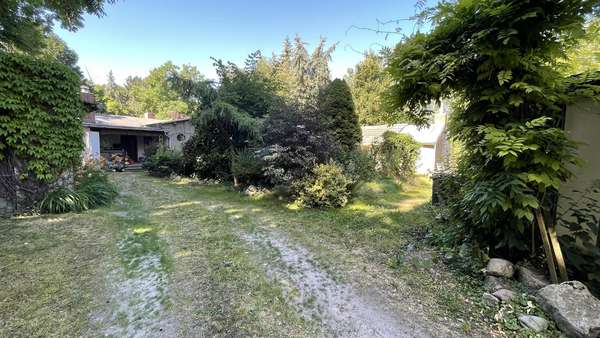 Einfahrt - Bungalow in 06449 Aschersleben mit 100m² kaufen