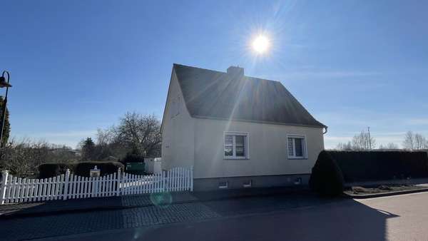 Hausansicht - Einfamilienhaus in 39443 Staßfurt mit 86m² kaufen
