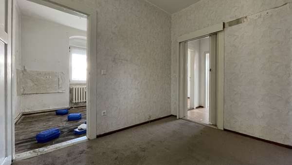 WE 1 im EG WE 1 im EG - Mehrfamilienhaus in 39444 Hecklingen mit 155m² kaufen