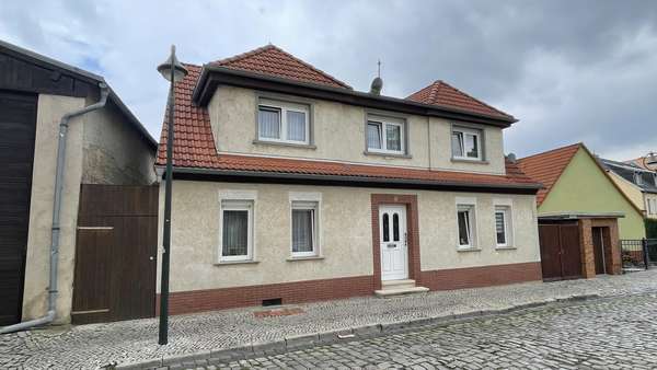 Einfamilienhaus in 06406 Bernburg mit 100m² kaufen
