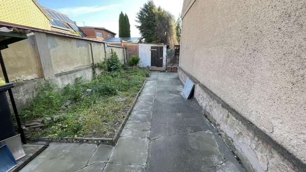 Hofzugang Hofzugang - Doppelhaushälfte in 06429 Nienburg mit 115m² kaufen