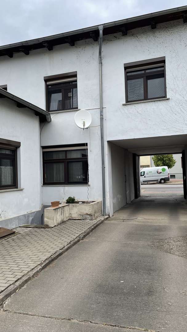 Zufahrt Zufahrt - Sonstige in 06406 Bernburg mit 100m² kaufen