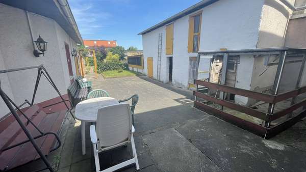 Hofansicht - Reihenmittelhaus in 06429 Nienburg mit 110m² kaufen