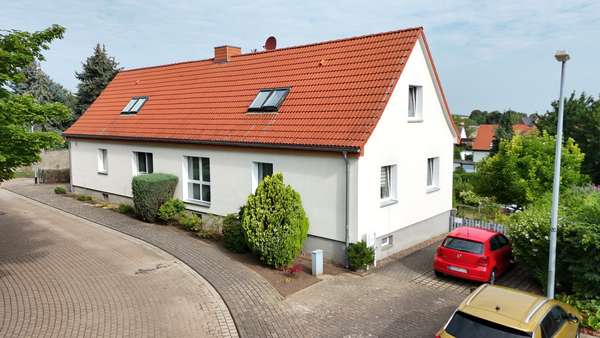 Vorderansicht Vorderansicht - Zweifamilienhaus in 39444 Hecklingen mit 201m² kaufen