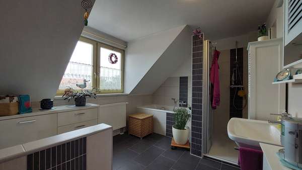Bad Bad - Dachgeschosswohnung in 06449 Aschersleben mit 115m² kaufen