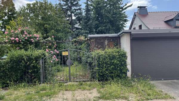 Garage / Zufahrt - Einfamilienhaus in 06406 Bernburg mit 100m² kaufen