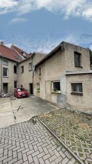 Hof Hof - Mehrfamilienhaus in 06406 Bernburg mit 121m² kaufen