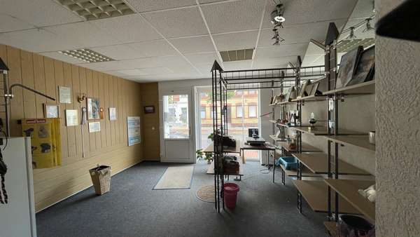 Laden im EG Laden im EG - Mehrfamilienhaus in 06406 Bernburg mit 121m² kaufen