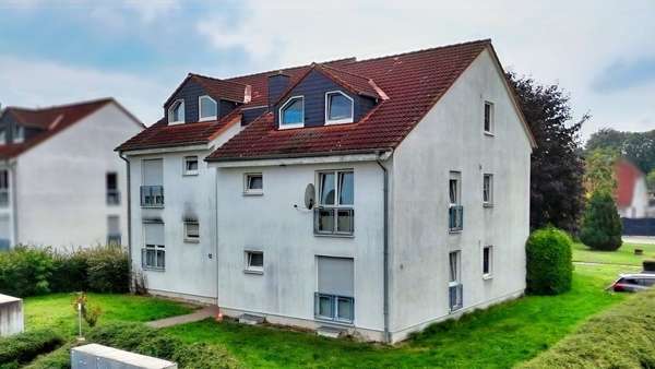 Vorderansicht Vorderansicht - Dachgeschosswohnung in 39444 Hecklingen mit 57m² kaufen