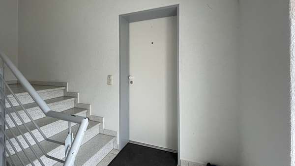 Wohnungseingang Wohnungseingang - Dachgeschosswohnung in 39444 Hecklingen mit 57m² kaufen