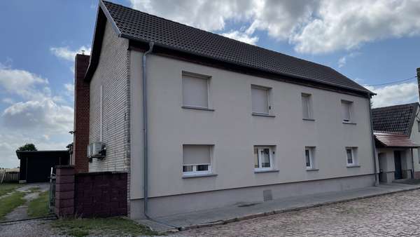 Einfamilienhaus in 06406 Bernburg mit 240m² kaufen