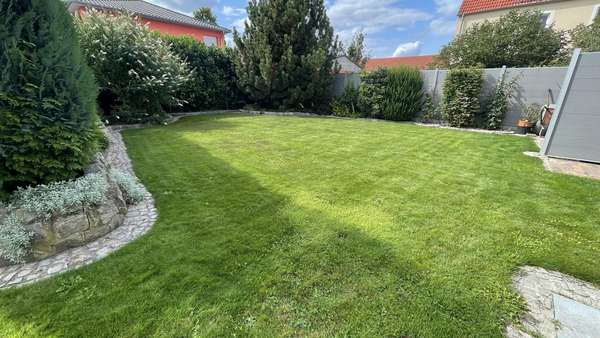 pflegeleichter Garten pflegeleichter Garten - Einfamilienhaus in 39218 Schönebeck mit 115m² kaufen