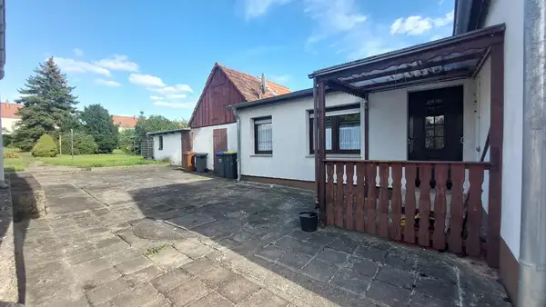 Handwerkerhaus mit großem Grundstück

