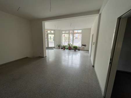 Verkaufsraum - Büro in 06366 Köthen mit 148m² mieten