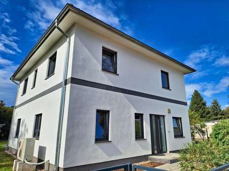 Frontansicht - Einfamilienhaus in 39218 Schönebeck mit 160m² kaufen