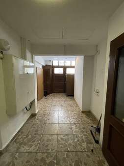 Eingangsbereich Eingangsbereich - Mehrfamilienhaus in 06406 Bernburg mit 449m² kaufen