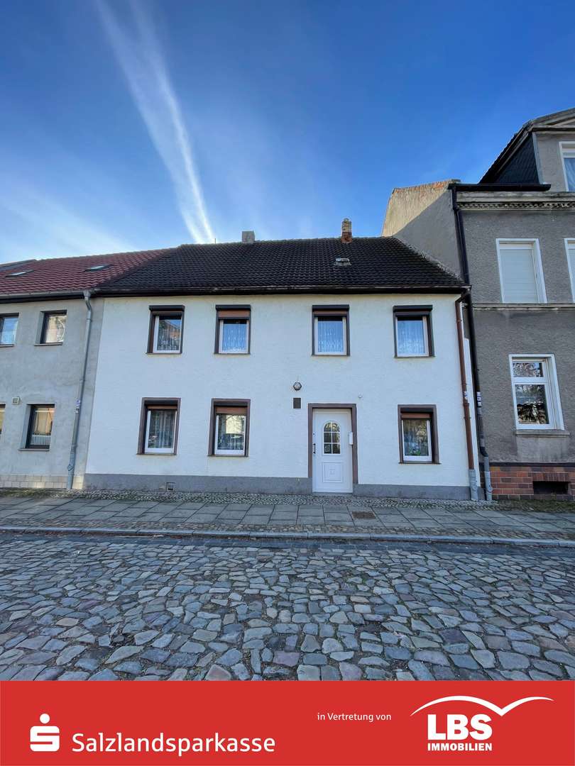 Frontansicht - Einfamilienhaus in 39218 Schönebeck mit 110m² kaufen