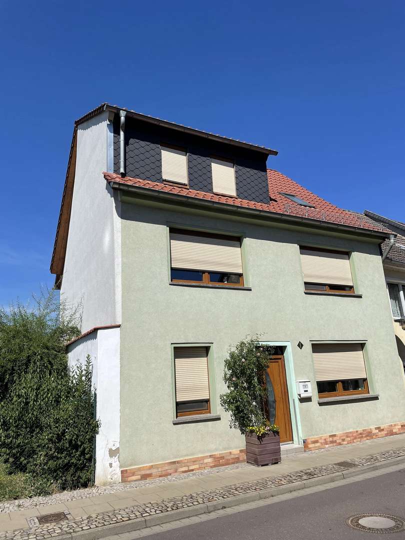 Frontansicht - Einfamilienhaus in 39218 Schönebeck mit 120m² kaufen