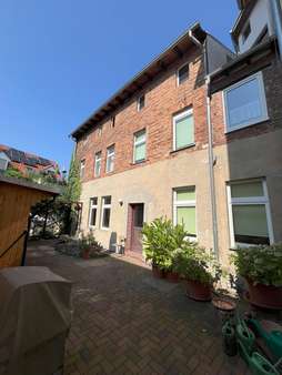 Nebengebäude mit Innenhof - Mehrfamilienhaus in 06901 Kemberg mit 360m² kaufen