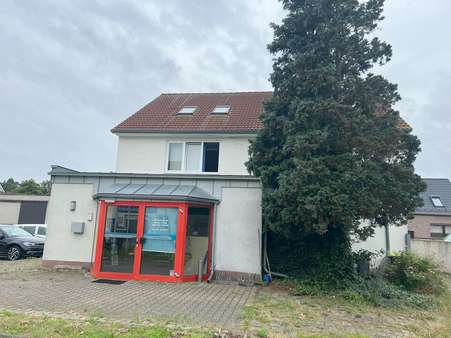 Haus Eingang - Büro in 06844 Dessau-Roßlau mit 297m² kaufen