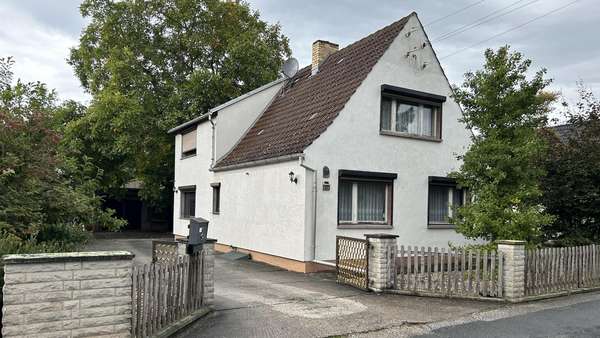 Einfahrt - Einfamilienhaus in 06886 Lutherstadt Wittenberg mit 110m² kaufen