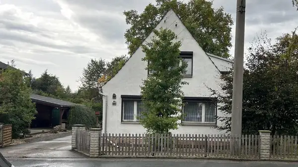 Wohnhaus mit Tischlerei in ruhiger Lage