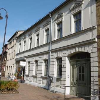 Vorderansicht - Mehrfamilienhaus in 06895 Zahna-Elster mit 325m² kaufen