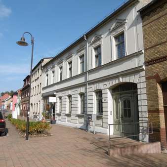 Vorderfront - Mehrfamilienhaus in 06895 Zahna-Elster mit 325m² kaufen