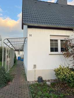 Haus mit Weg - Doppelhaushälfte in 06772 Gräfenhainichen mit 120m² kaufen
