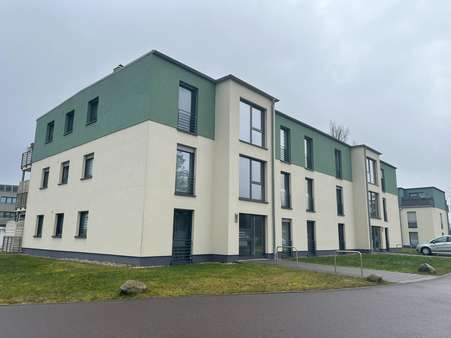 Haus Front - Etagenwohnung in 06749 Bitterfeld-Wolfen mit 78m² kaufen